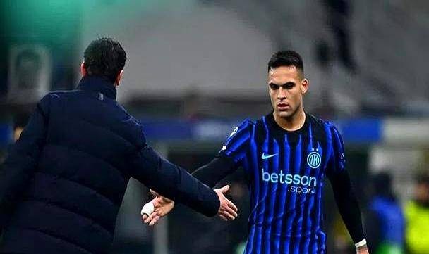 国米选定方向就果断前行！欧冠失利却现三将闪光，齐沃蓄力联赛！