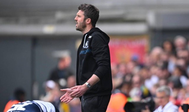 罗伊·基恩怒批曼联“马戏团”：卡里克与教练组资历遭质疑，德比前夜悬念难平